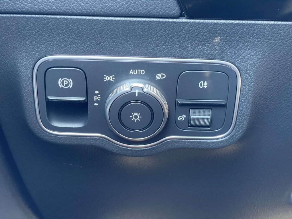 Certified Used 2025 Polar White Mercedes-Benz GLA 35 AMG® image 25