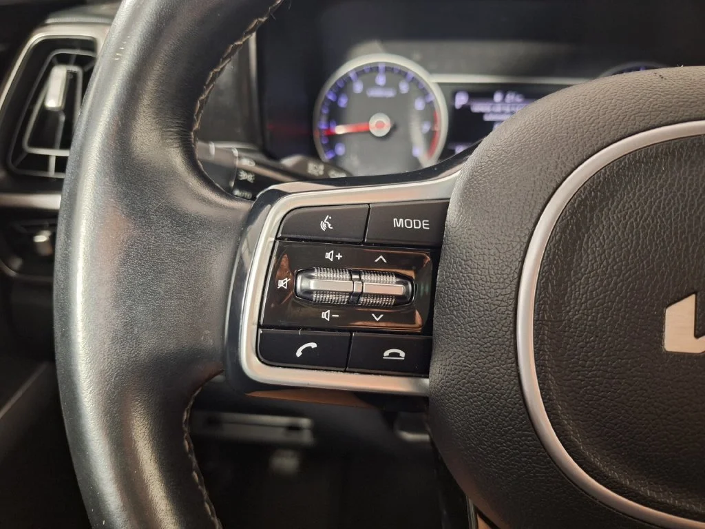 Used 2022 Sparkling Silver Kia S image 20