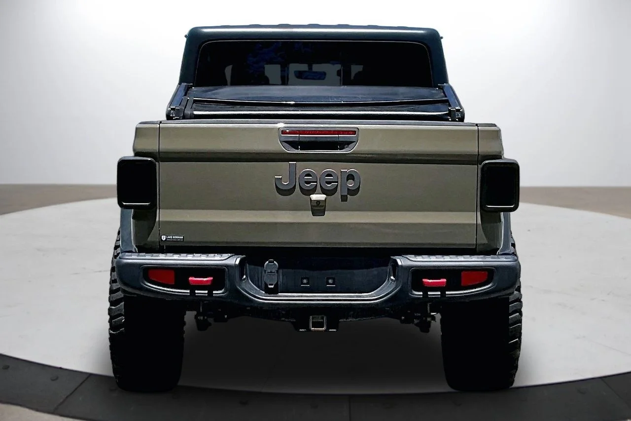 Certified Used 2020 Green Jeep Rubicon image 8