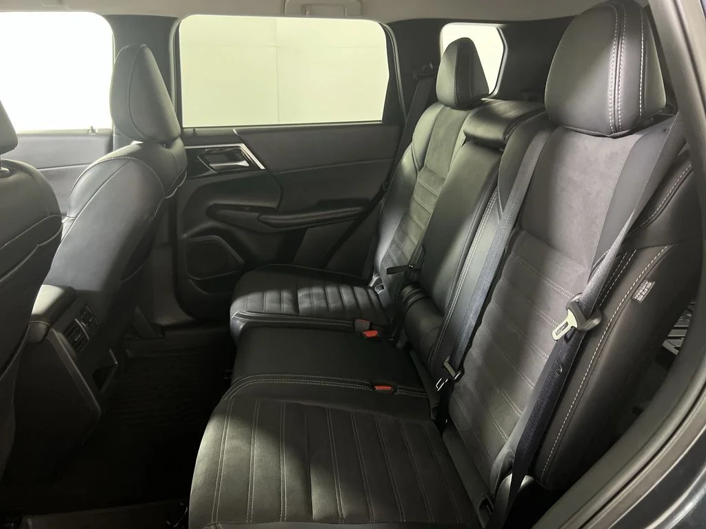 Used 2024 Gray Mitsubishi SE image 24