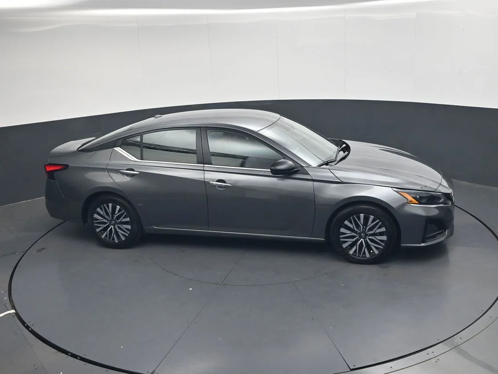 Used 2025 Gray Nissan 2.5 SV image 26