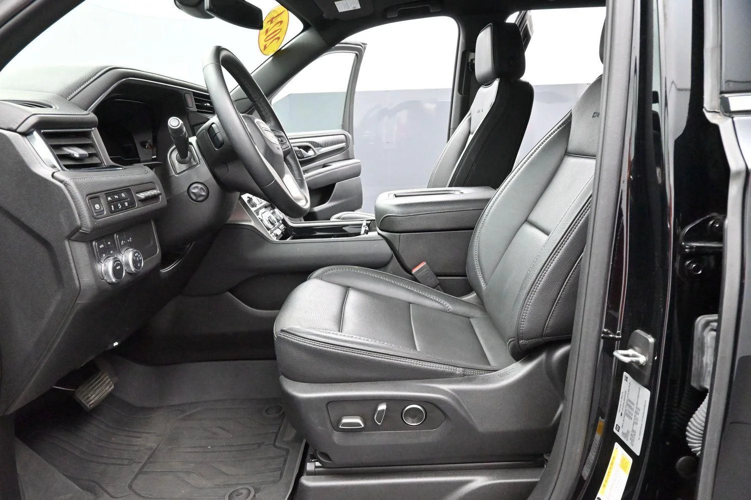 Used 2024 Onyx Black GMC Denali image 16