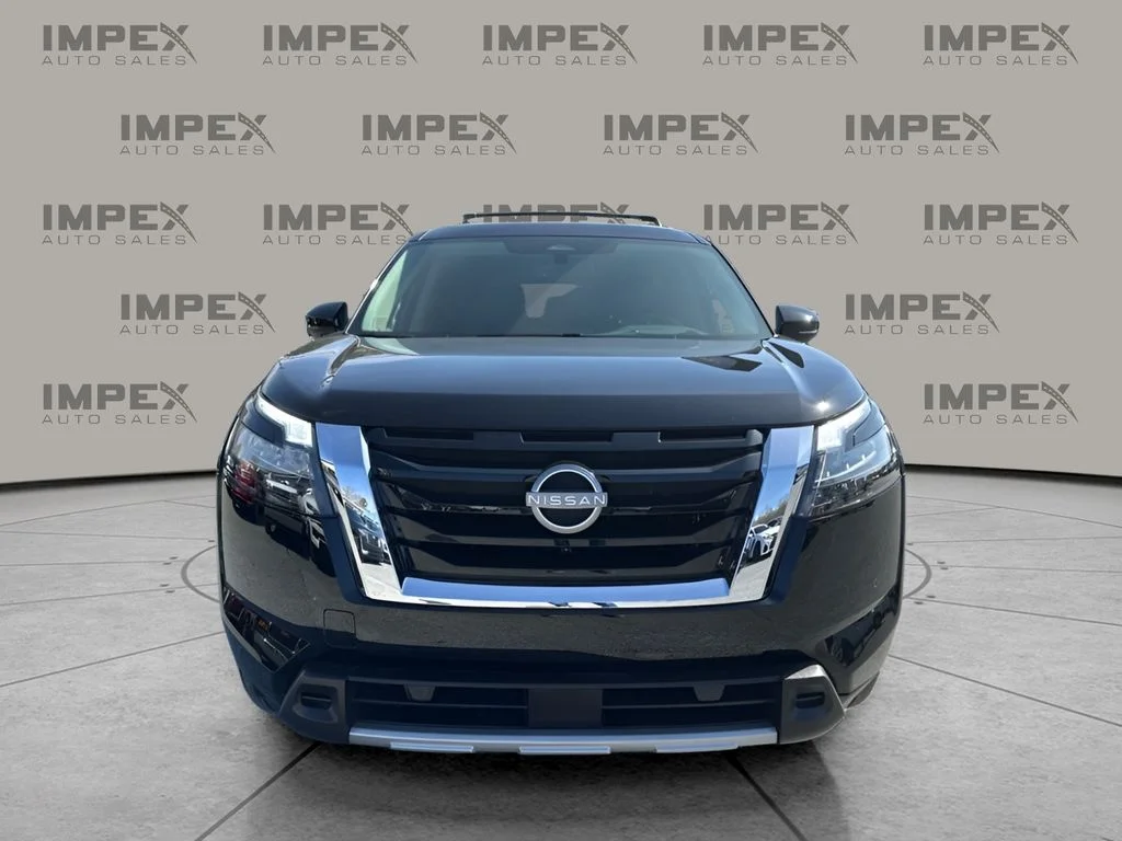 Used 2025 Black Nissan Platinum image 8
