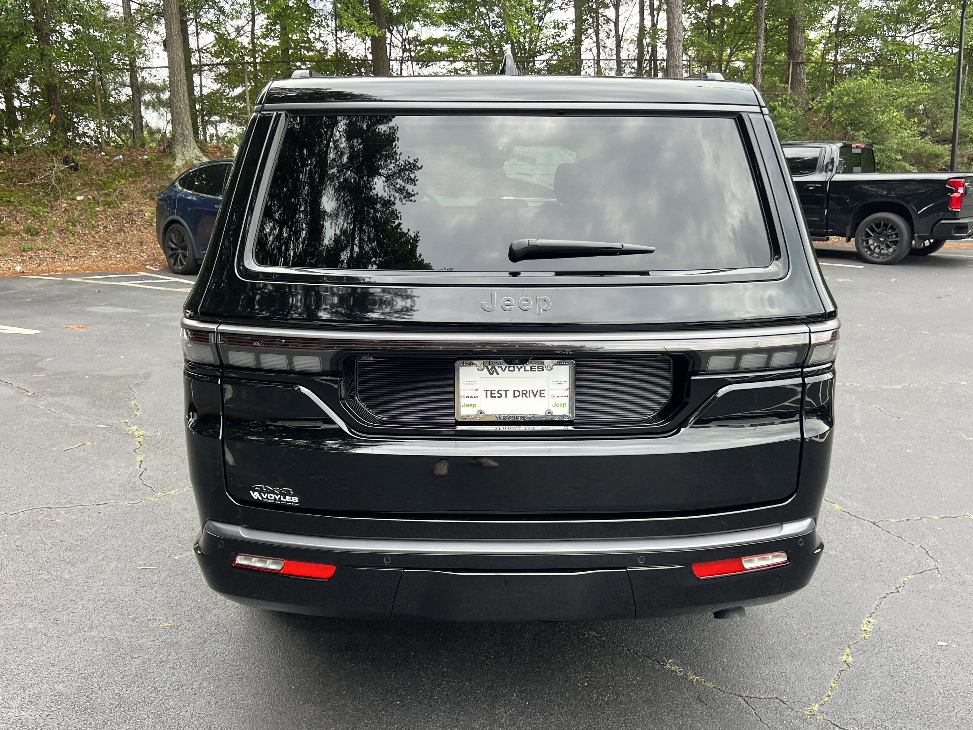 New 2026 High Gloss Black Exterior Paint Jeep Limited Reserve image 7