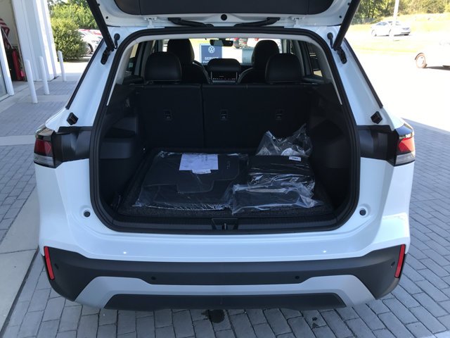 New 2026 Pure White Volkswagen SE image 24