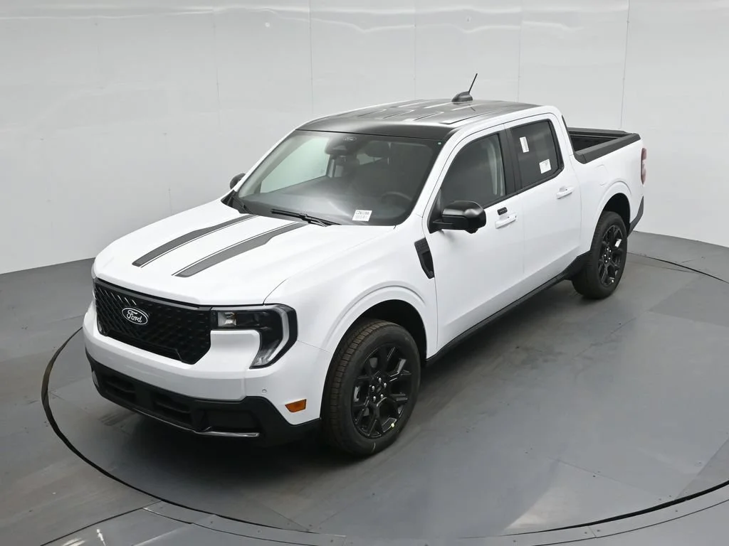 New 2026 Oxford White Ford Lariat image 36