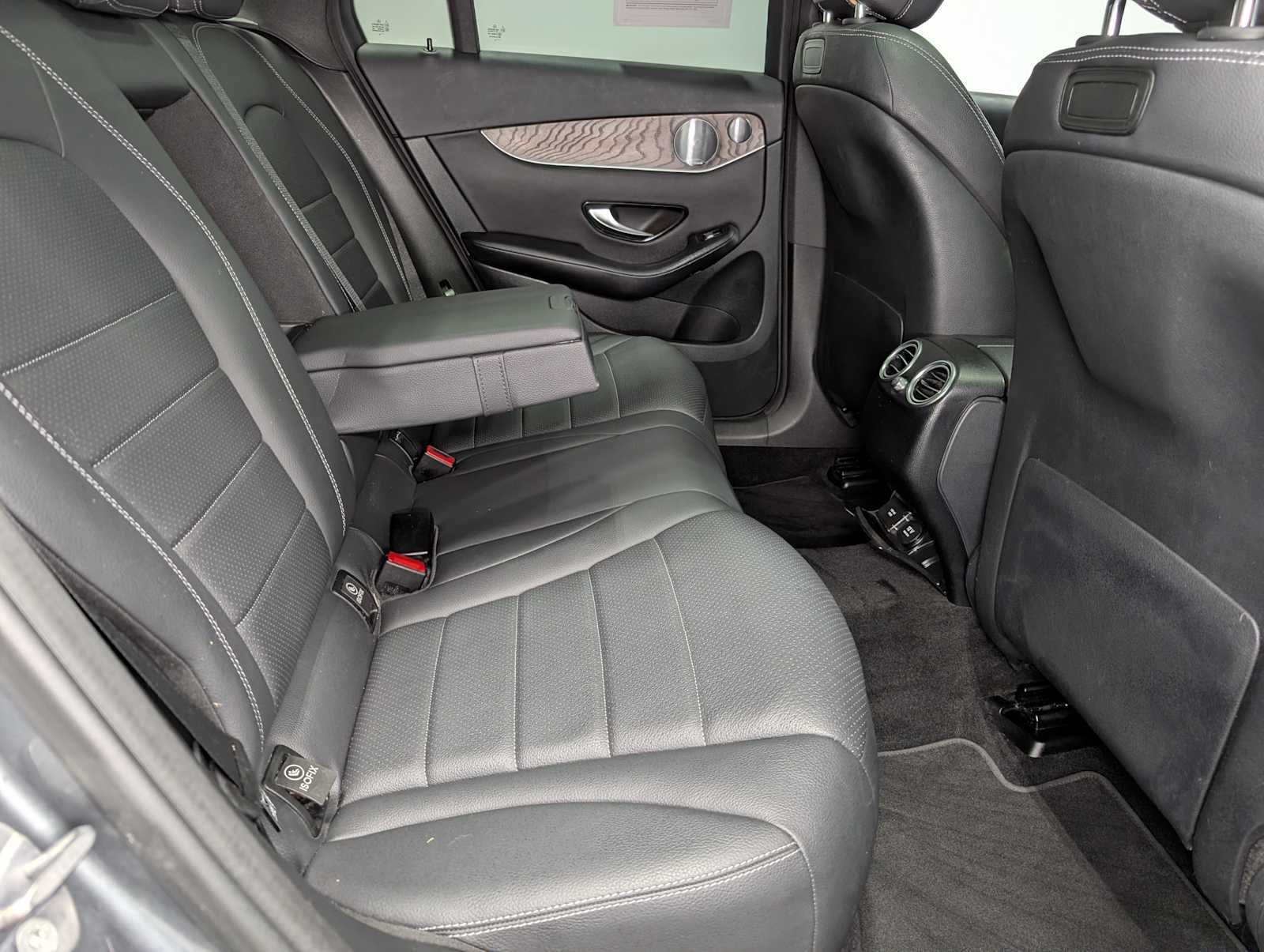 Used 2018 Selenite Grey Metallic Mercedes-Benz GLC 300 image 36