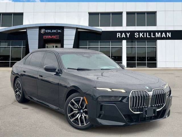 2024 BMW 7 Series 740i xDrive's photo