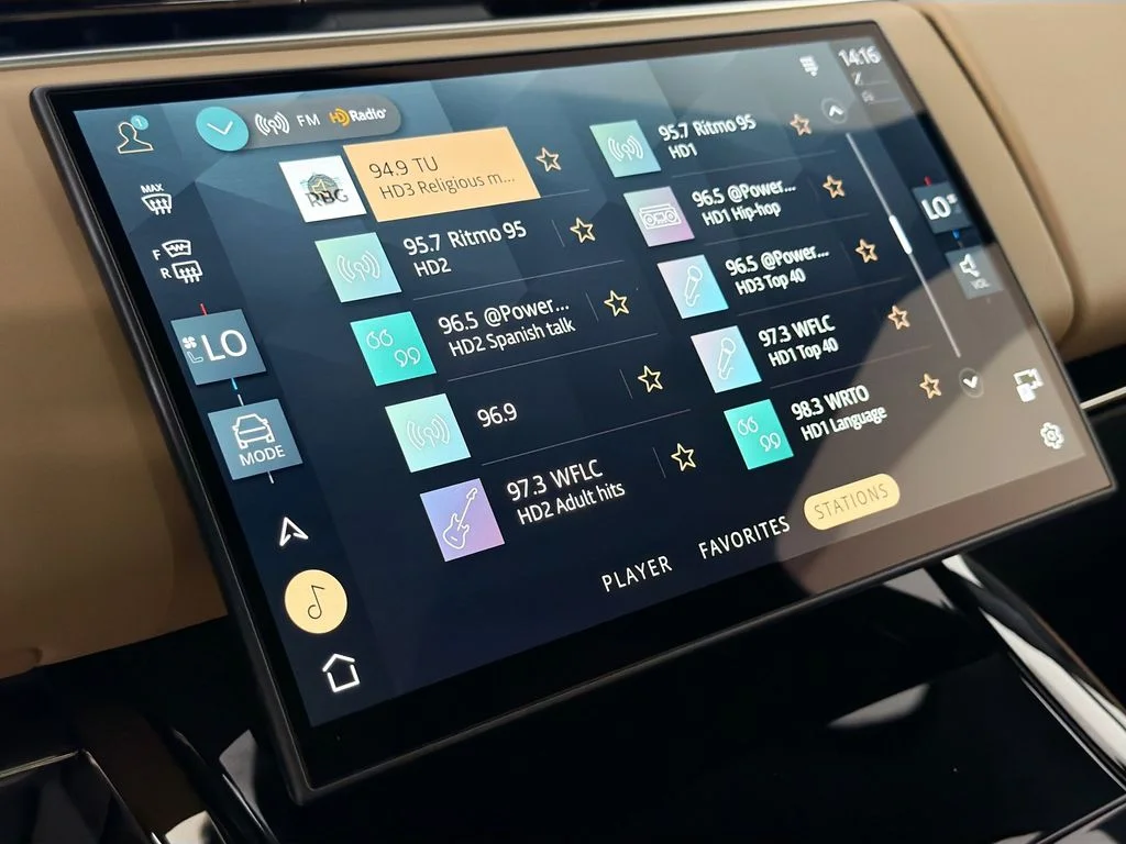 New 2026 Varesine Blue Land Rover SE image 15