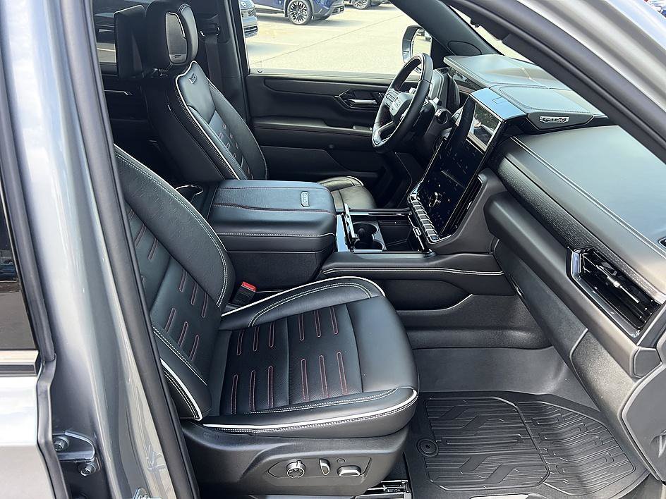 Used 2025 Sterling Metallic GMC AT4 Ultimate image 18