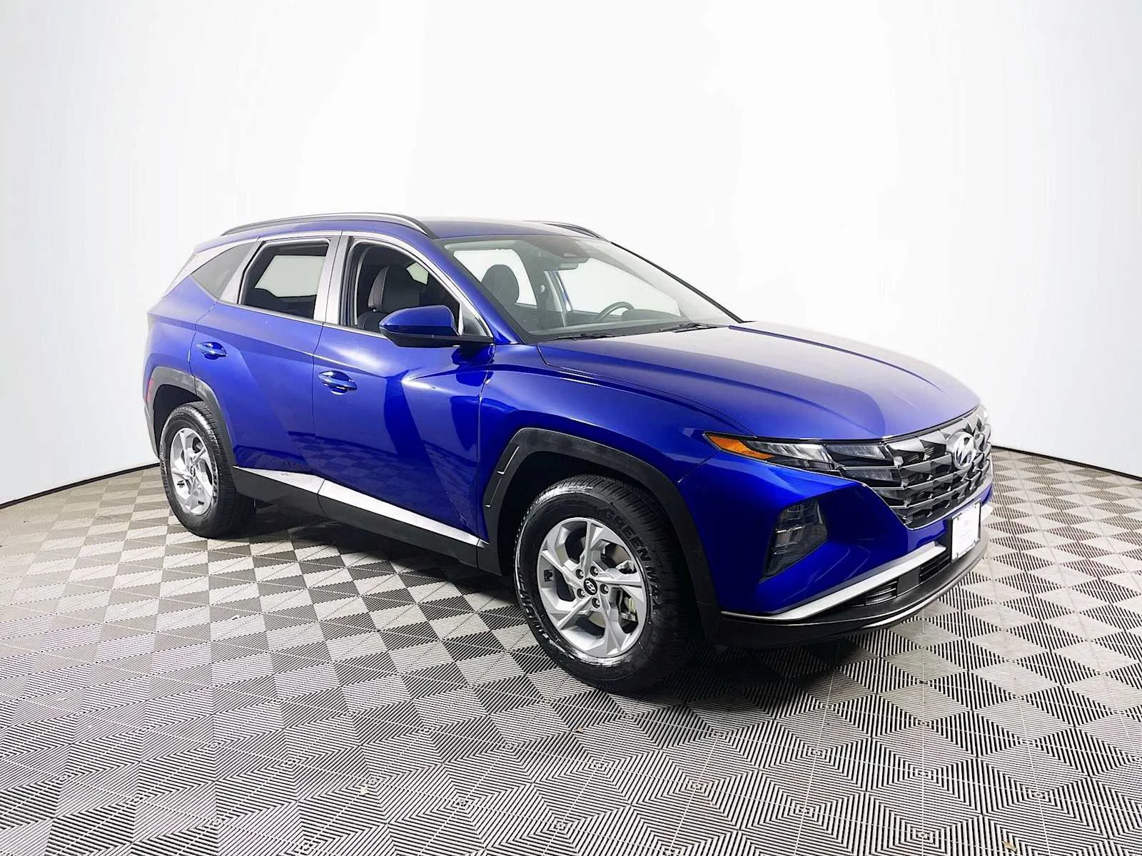 Used 2024 Intense Blue Hyundai SEL image 3