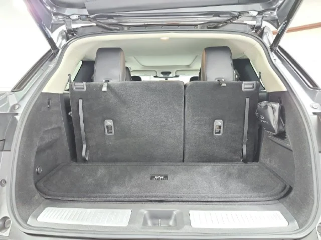 Used 2023 Gray INFINITI LUXE image 47