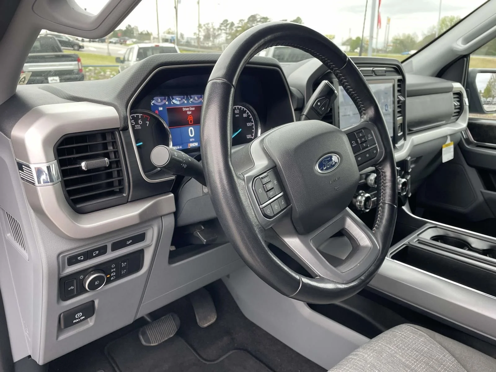 Used 2022 Black Ford XLT image 16