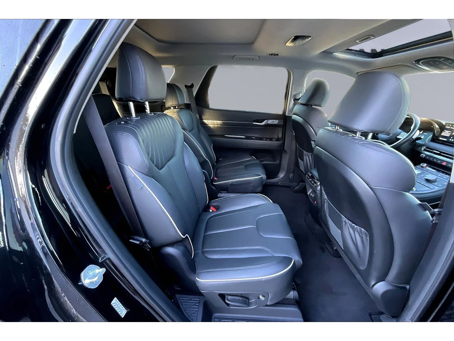 Used 2024 Black Hyundai Limited image 19
