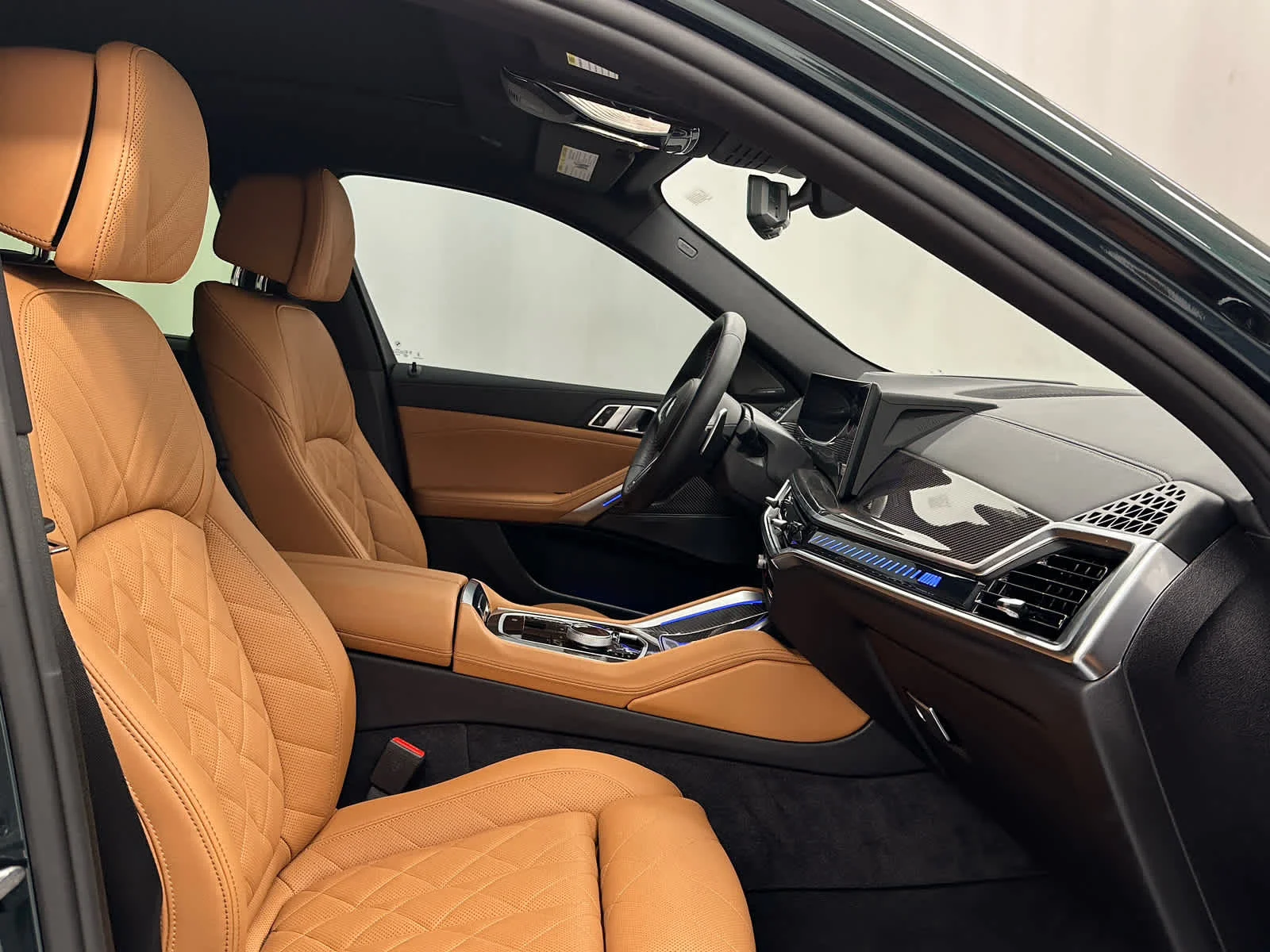 Used 2026 Oxford Green Metallic BMW M60i image 18