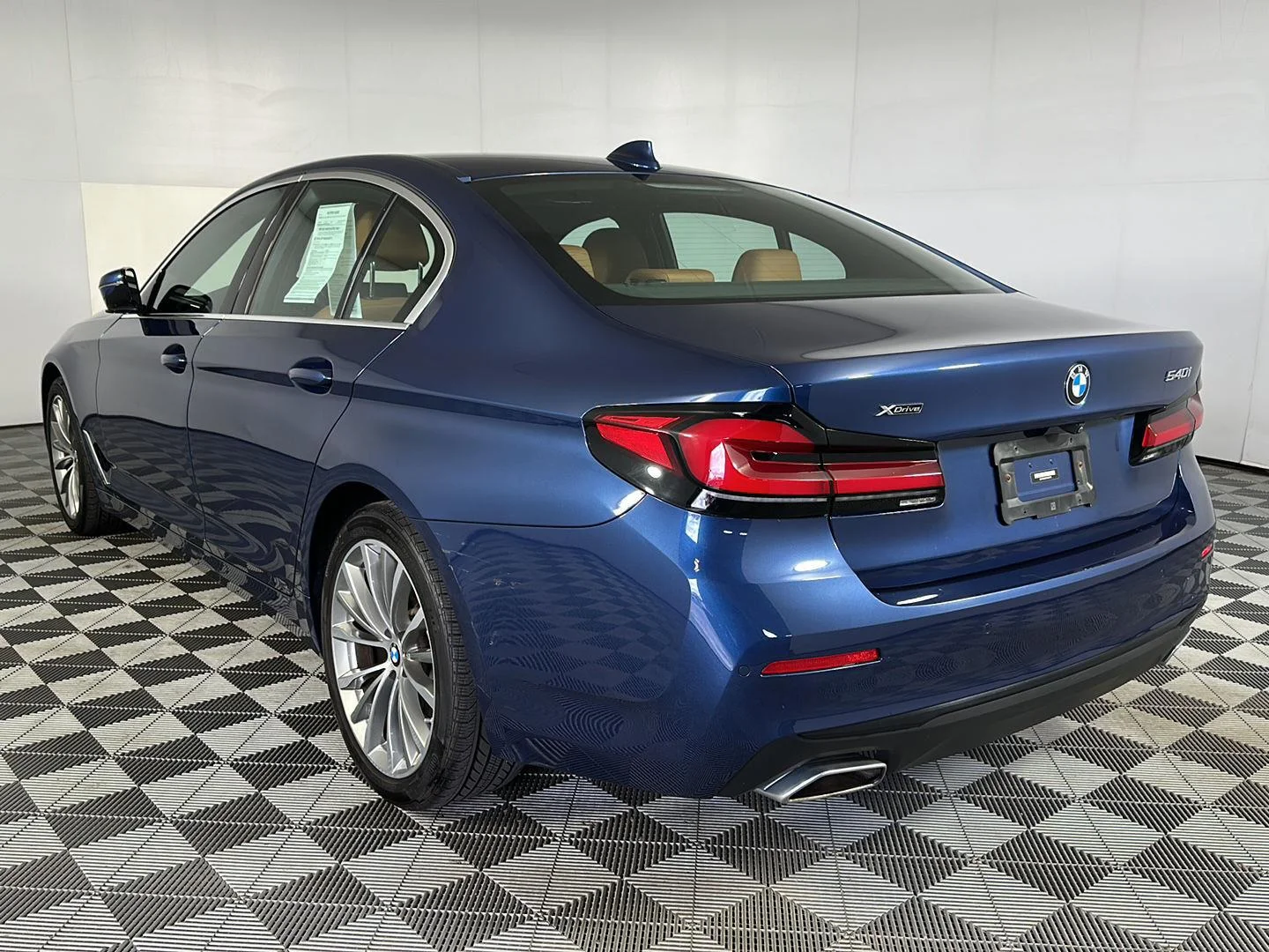 Used 2022 Phytonic Blue Metallic BMW 540i xDrive image 25
