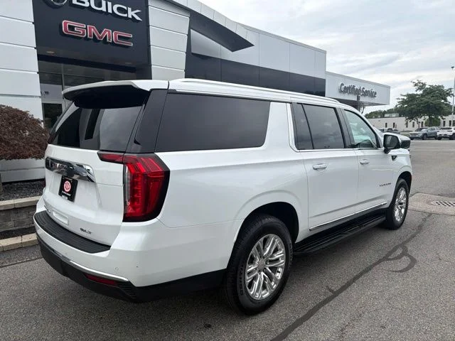 Used 2023 White GMC SLT image 4