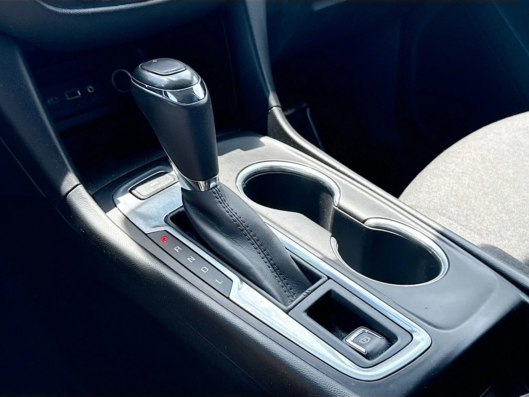 Used 2019 Silver Ice Metallic Chevrolet LT image 27