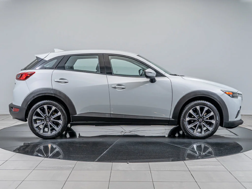 Used 2019 Ceramic Metallic Mazda Touring image 11