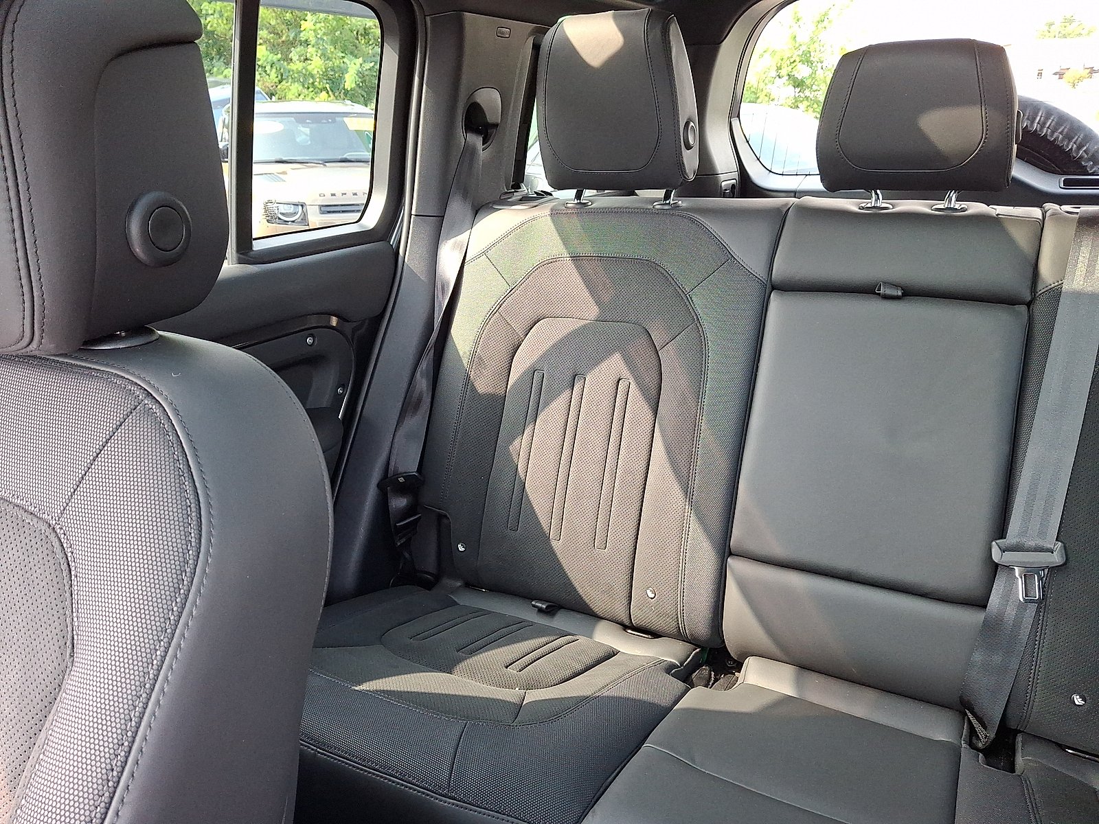 Certified Used 2024 Carpathian Grey Premium Metallic - 1AU Land Rover 110 P525 Carpathian Edition image 5
