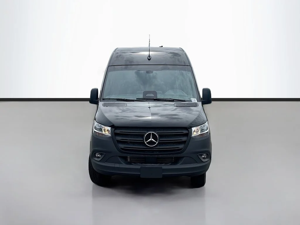 New 2026  Mercedes-Benz Passenger 170 WB image 8