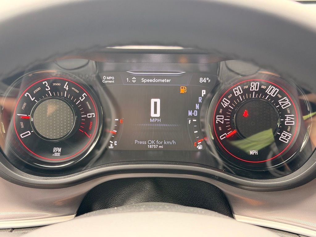 Used 2022 Green Dodge SXT image 26