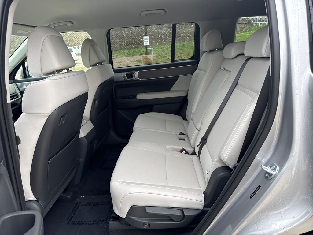 New 2027 Silver Hyundai SE image 25