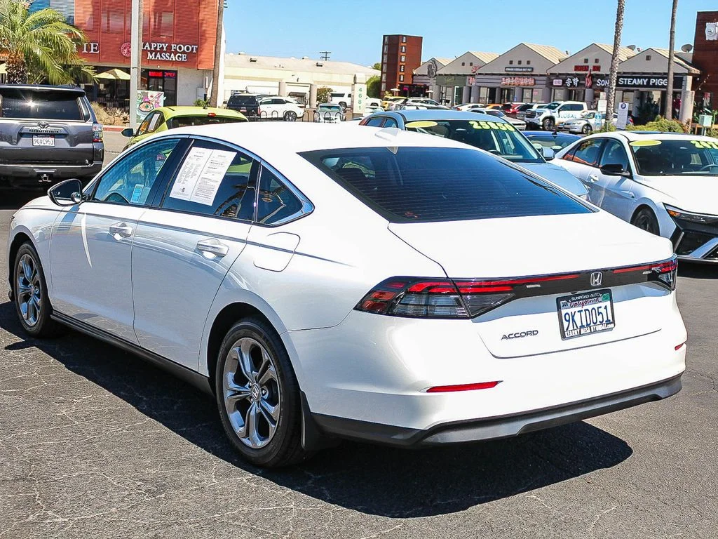 Used 2024 White Honda EX image 6