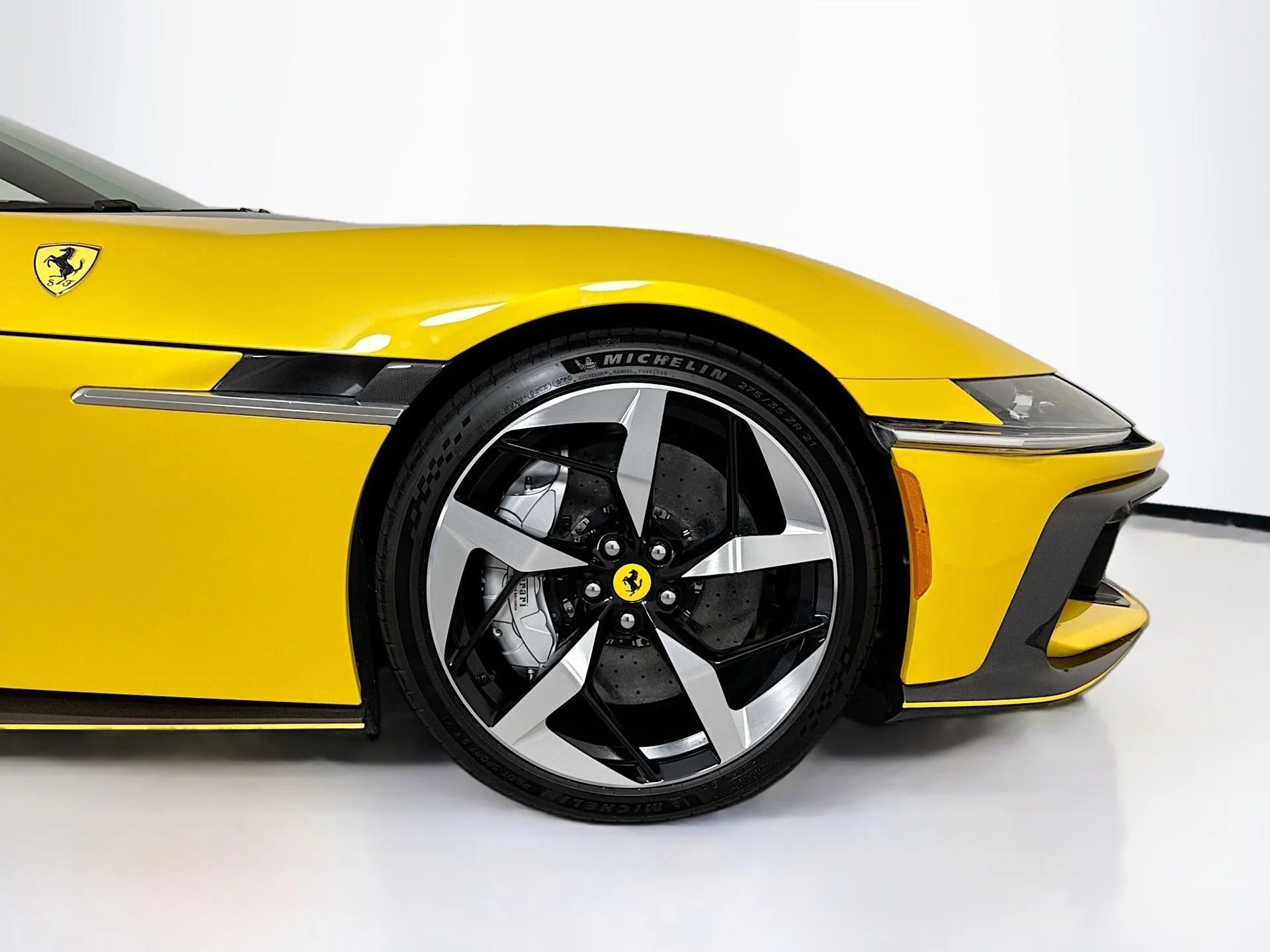 Certified Used 2025 Giallo Triplo Strato Ferrari Base image 9