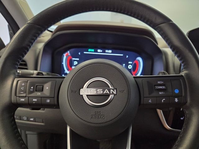Used 2023 Gray Nissan Platinum image 25
