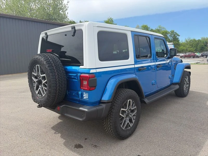 New 2026 Hydro Blue Pearl-Coat Exterior Paint Jeep Sahara image 3