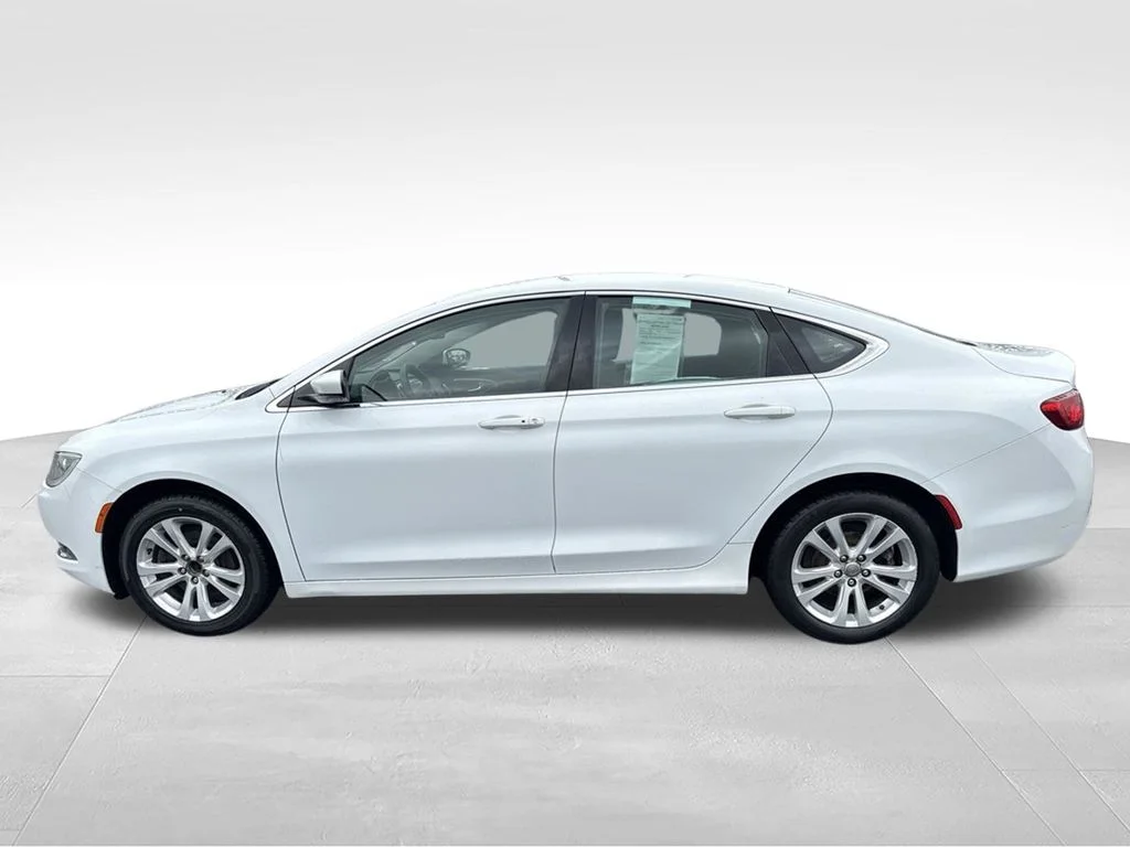 Used 2016 White Chrysler Limited image 6