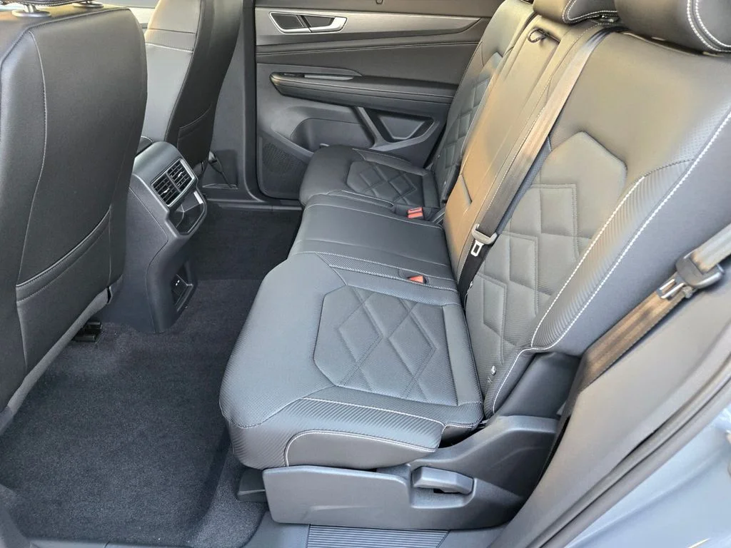 2025 Volkswagen Atlas Cross Sport SE w/Tech - Photo 7