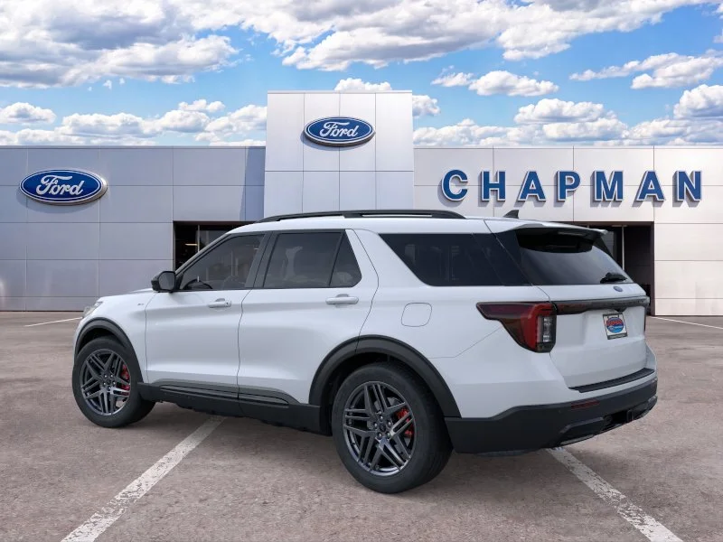 New 2026 Space White Metallic Ford ST-Line image 4