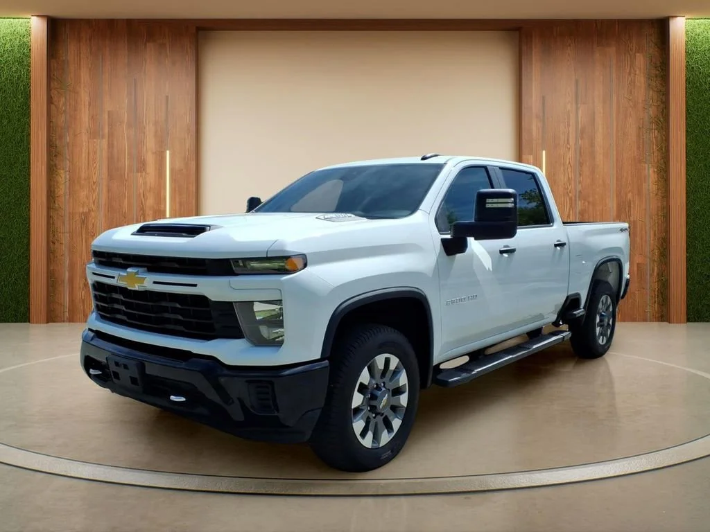 Used 2024 Summit White Chevrolet Custom image 27