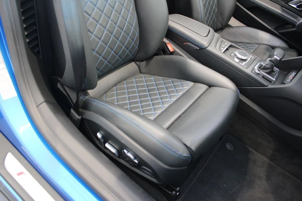 Used 2023 Black Audi V10 performance image 33
