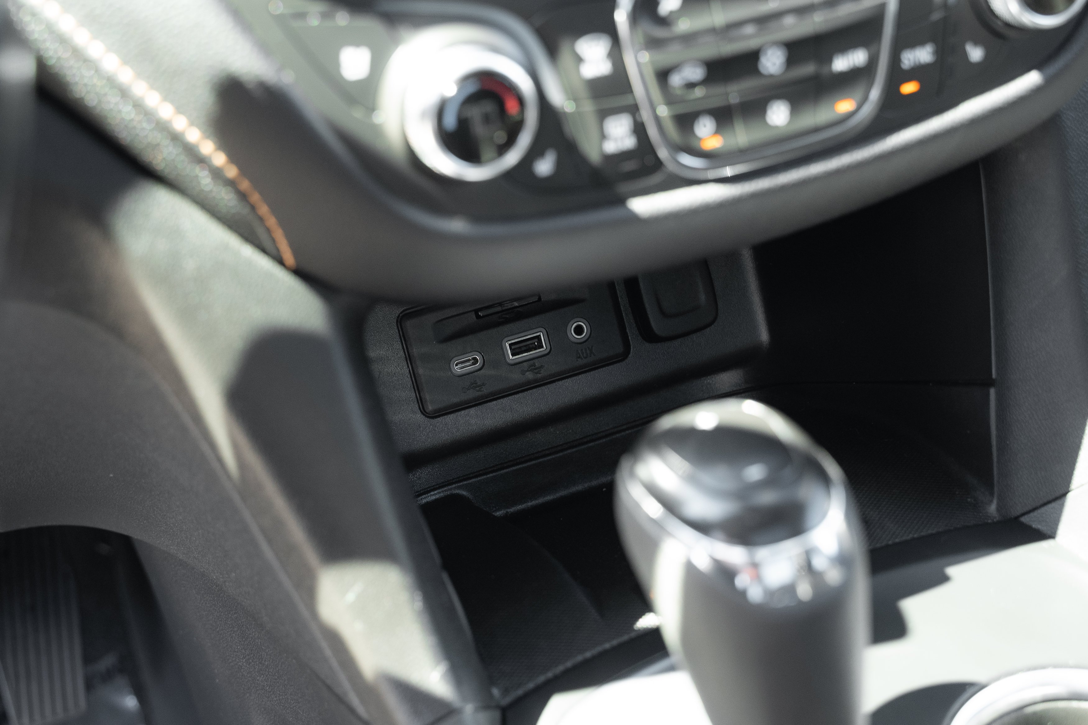 Used 2020 Summit White Chevrolet Premier image 13