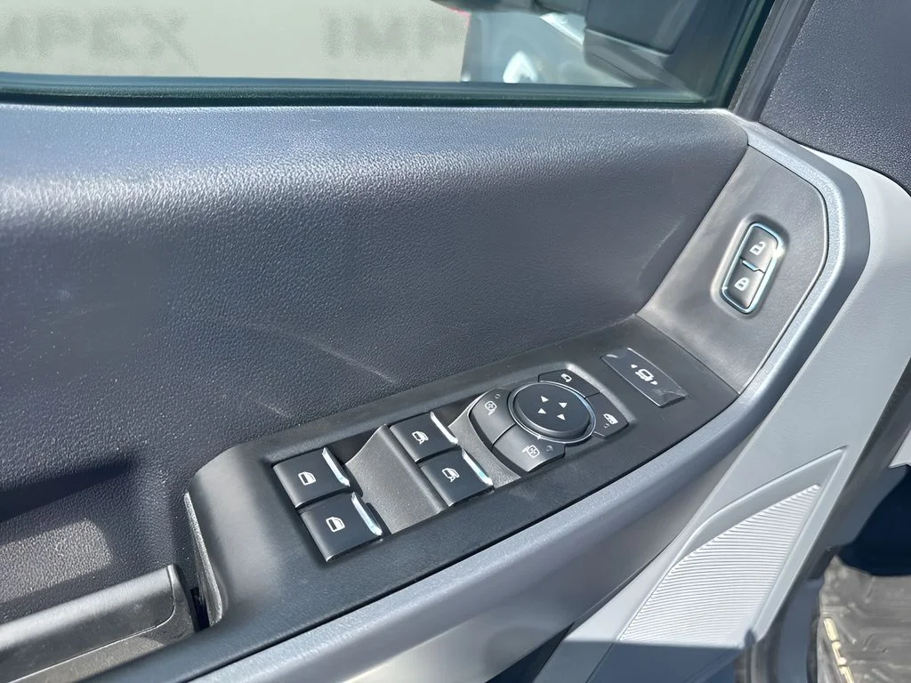 Used 2024 Silver Ford XLT image 24