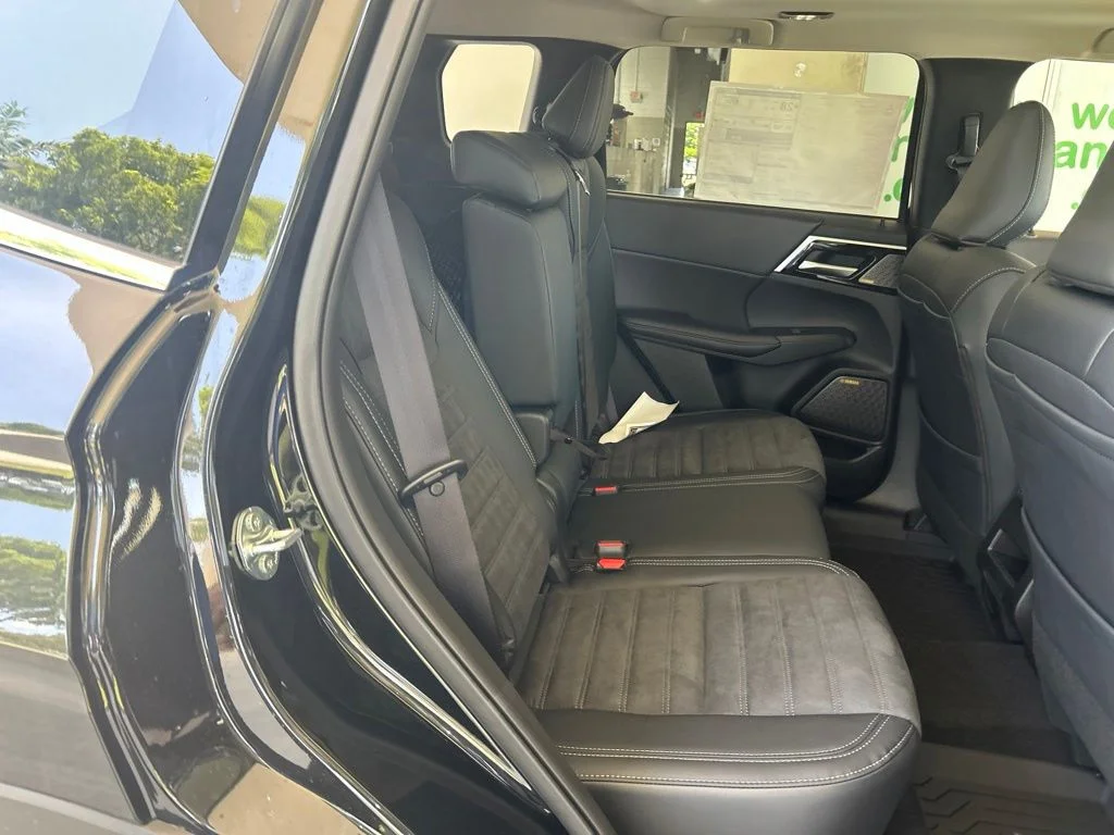 New 2026 Black Mitsubishi SE image 26