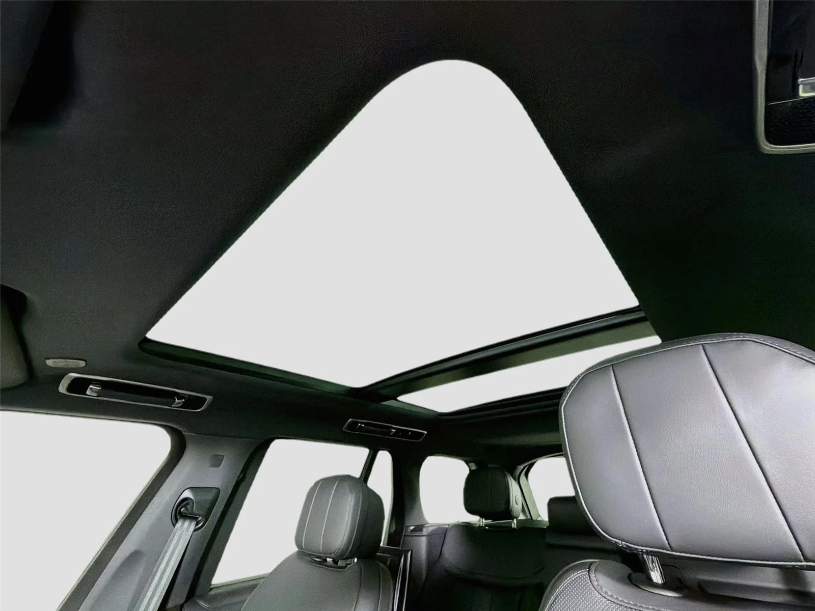 2025 Land Rover Range Rover SE - Photo 20