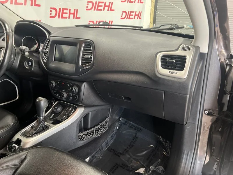 Used 2020 Gray Jeep Latitude image 13
