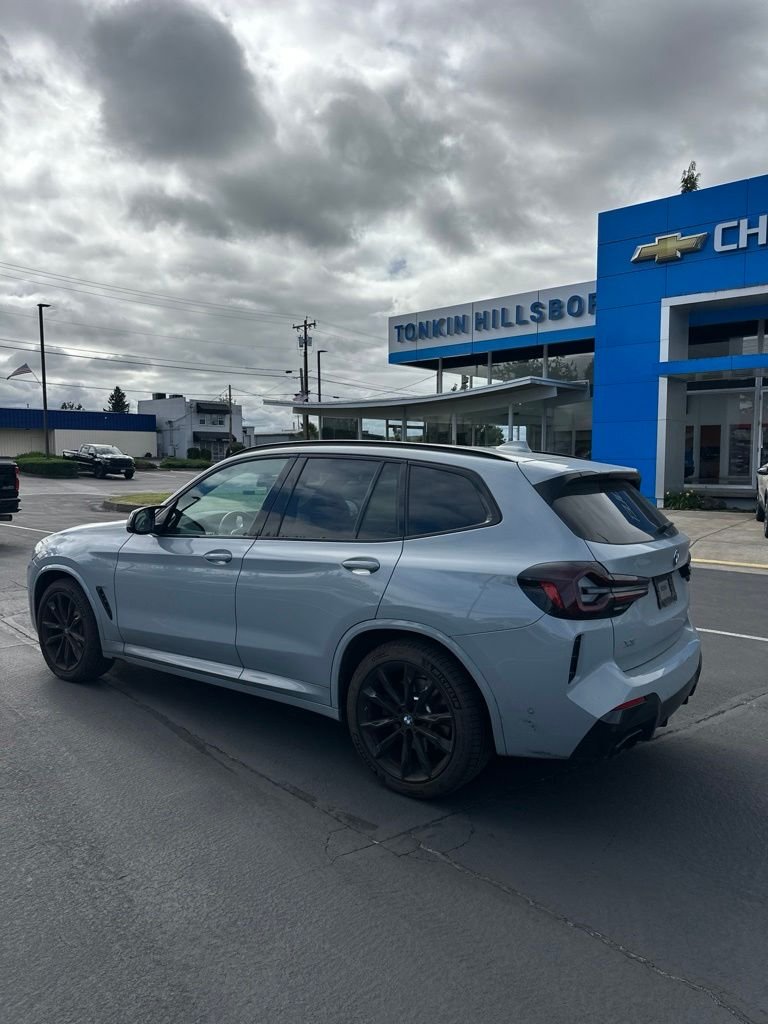 Used 2024 Brooklyn Gray Metallic BMW M40i image 2