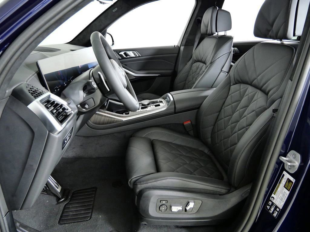 Certified Used 2026 Tanzanite Blue II Metallic BMW xDrive40i image 41
