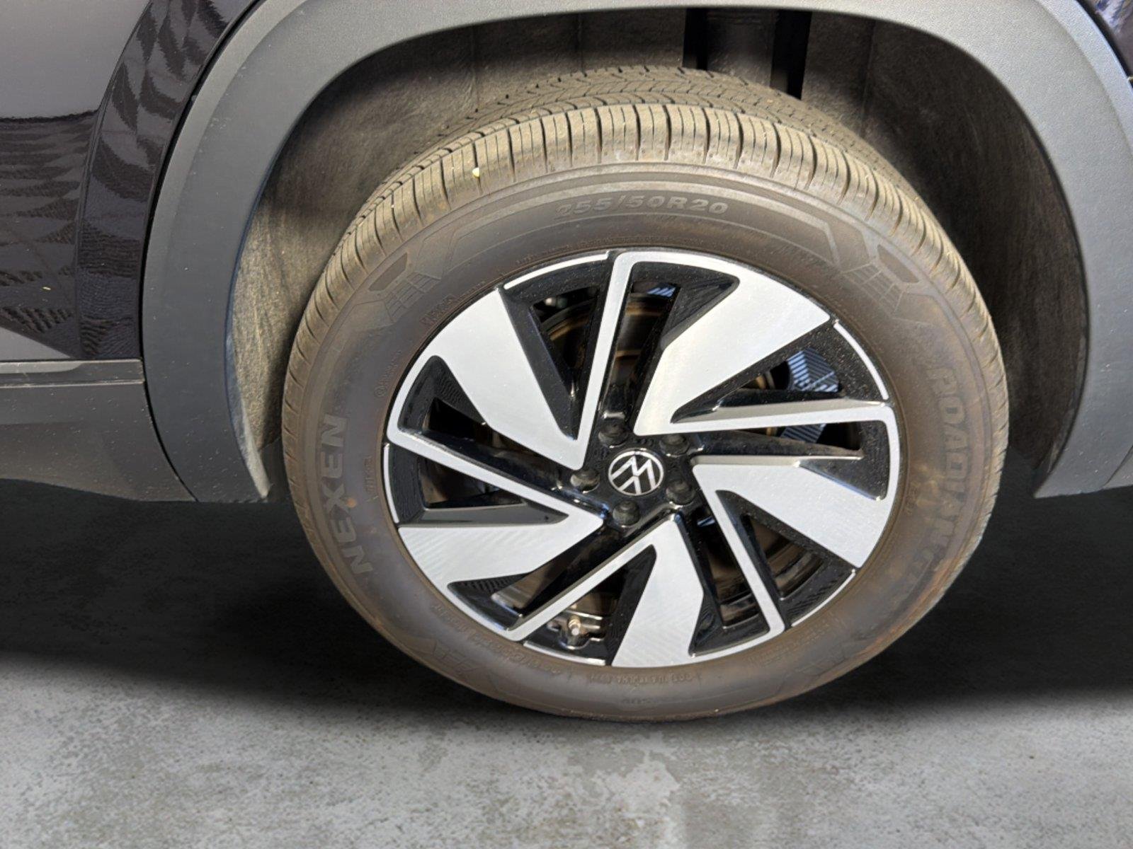 Used 2026  Volkswagen 2.0T SE w/Technology image 32