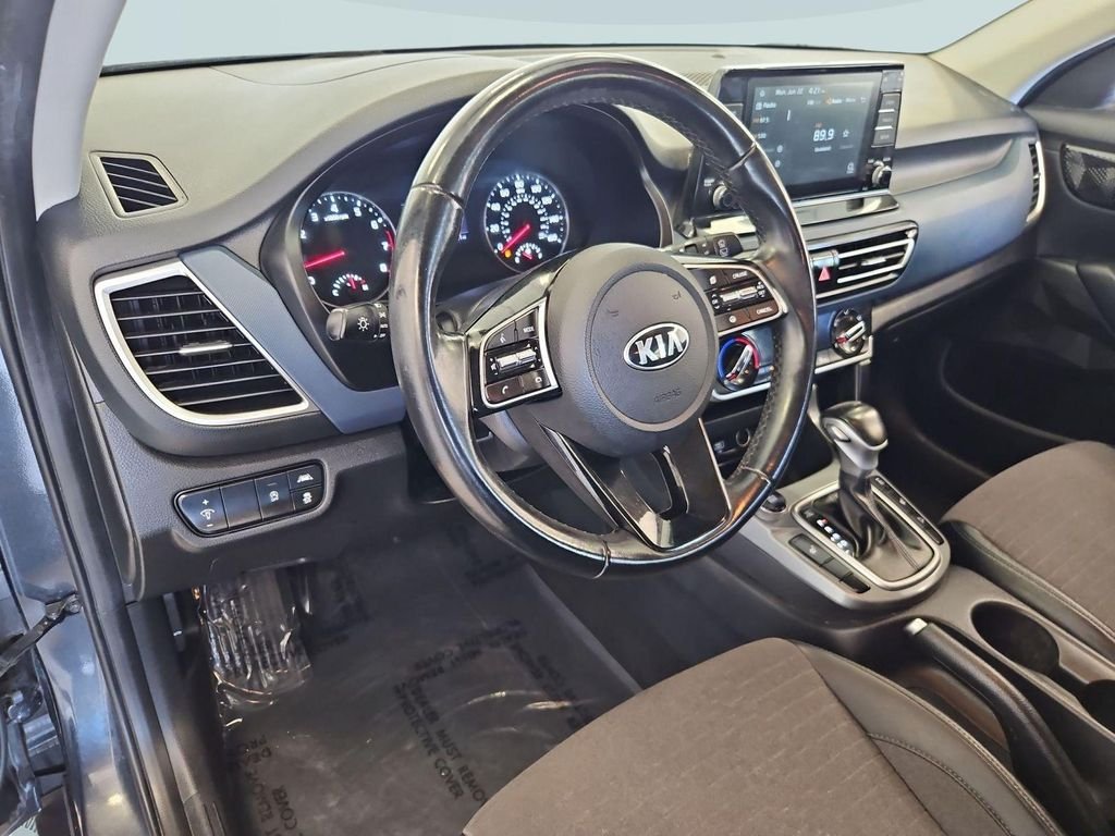 2021 Kia Seltos S - Photo 13