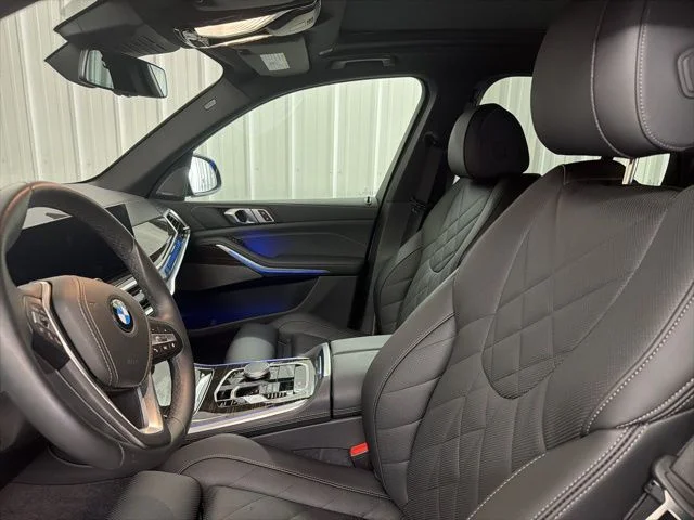 Used 2026 Black Sapphire Metallic BMW sDrive40i image 11