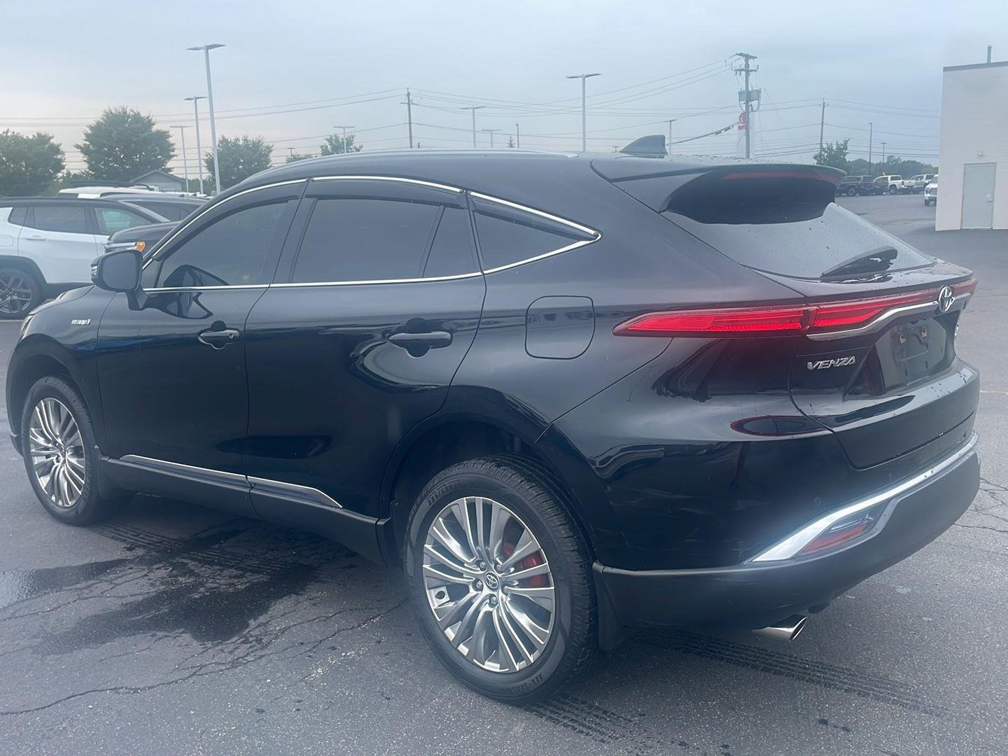 Used 2021 Black Toyota XLE image 15