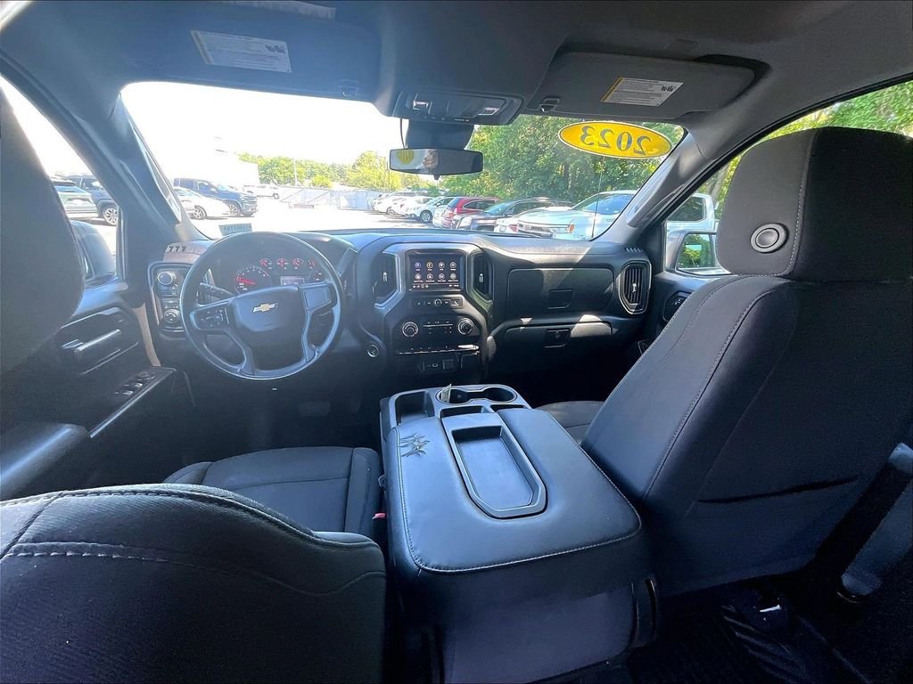 Used 2023 White Chevrolet Custom image 20
