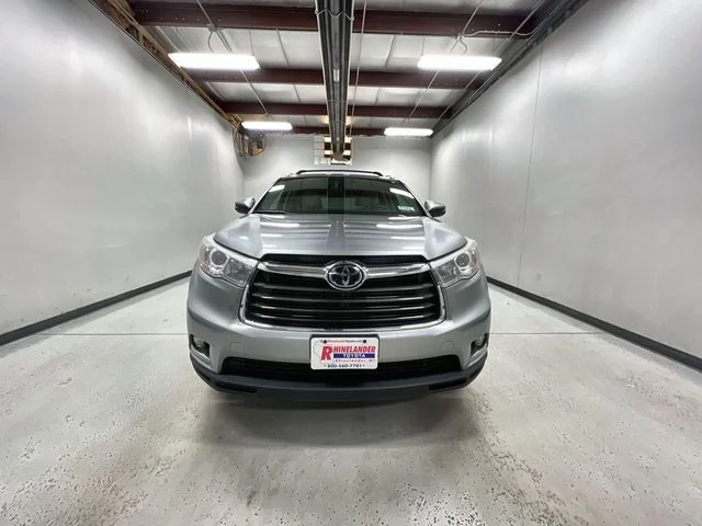 Used 2016 Silver Toyota Limited image 3