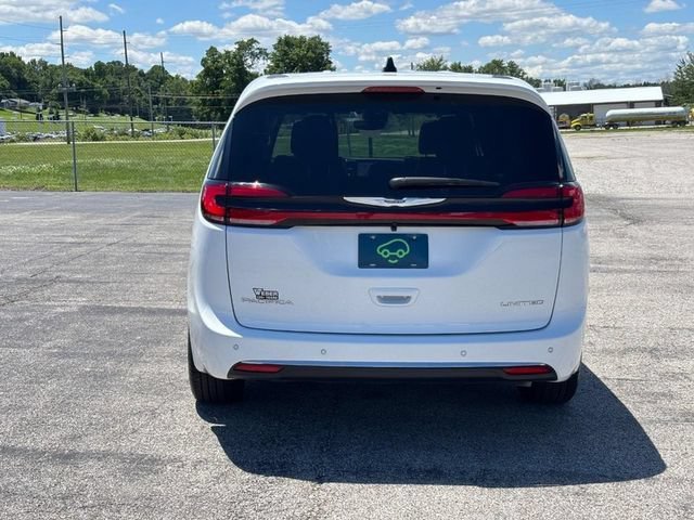 2026 Chrysler Pacifica Limited - Photo 4